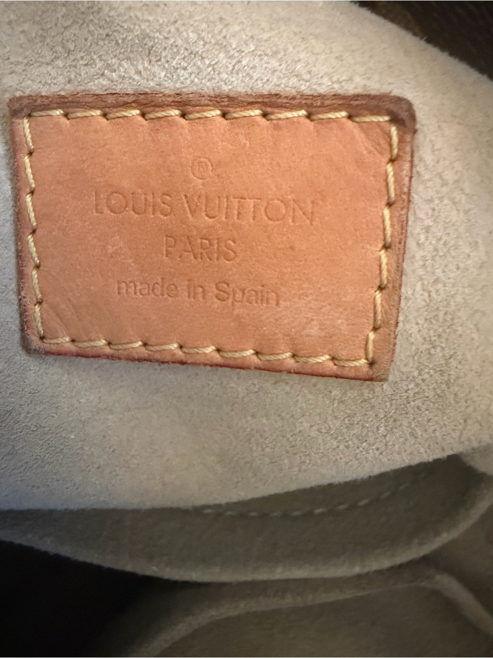 AUTHENTIC Louis Vuitton Artsy Monogram Canvas - Picture 10 of 16